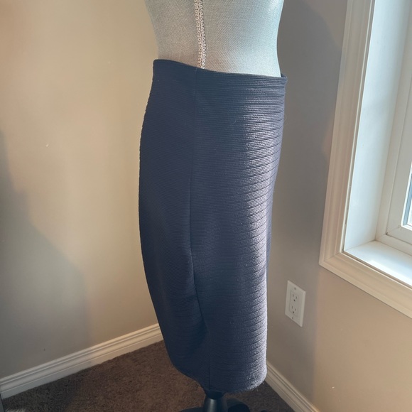 BAR III Pencil Skirt - Picture 4 of 9
